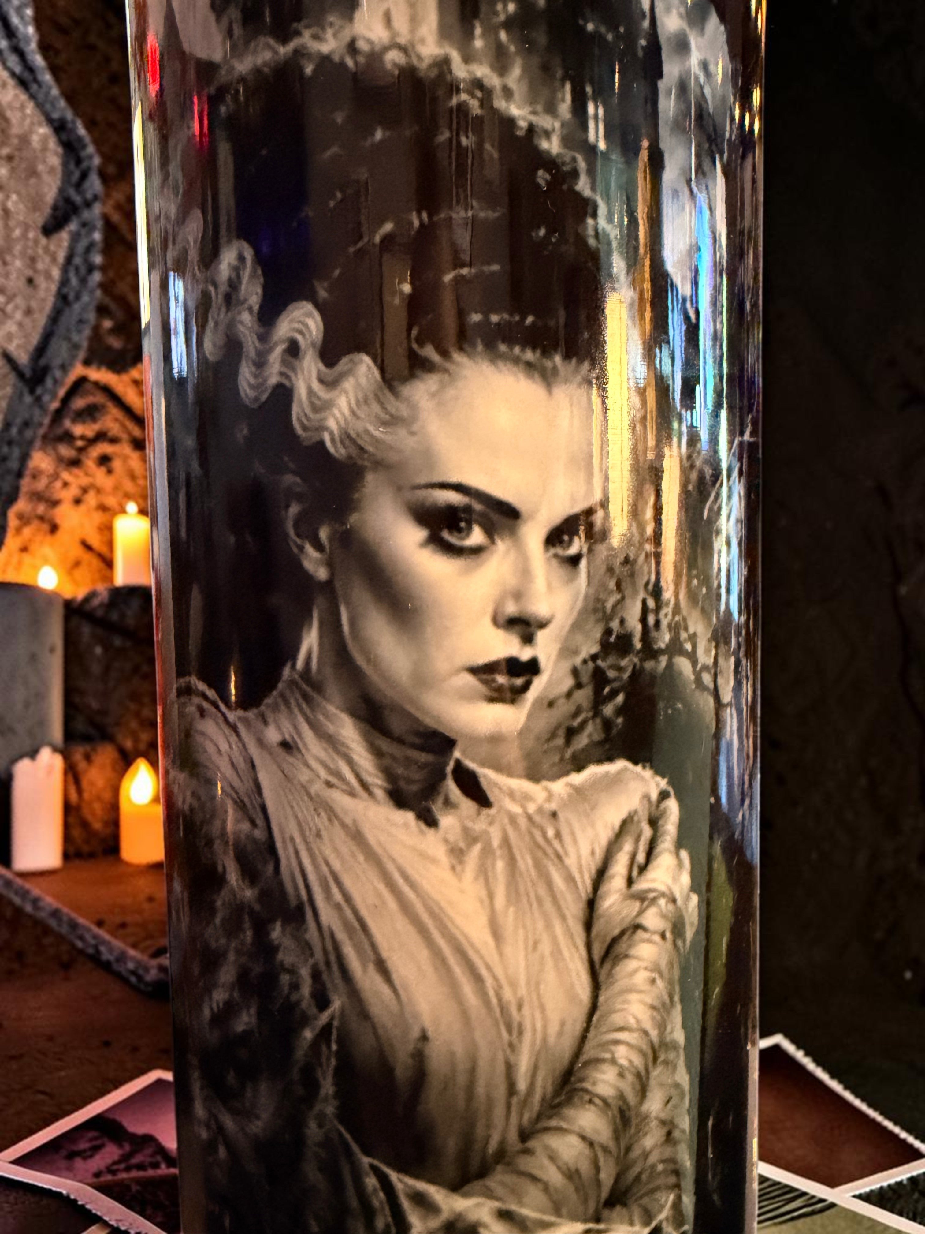 Halloween-Emporium Classic Monster Tumbler featuring a detailed black and white portrait of the Bride of Frankenstein.