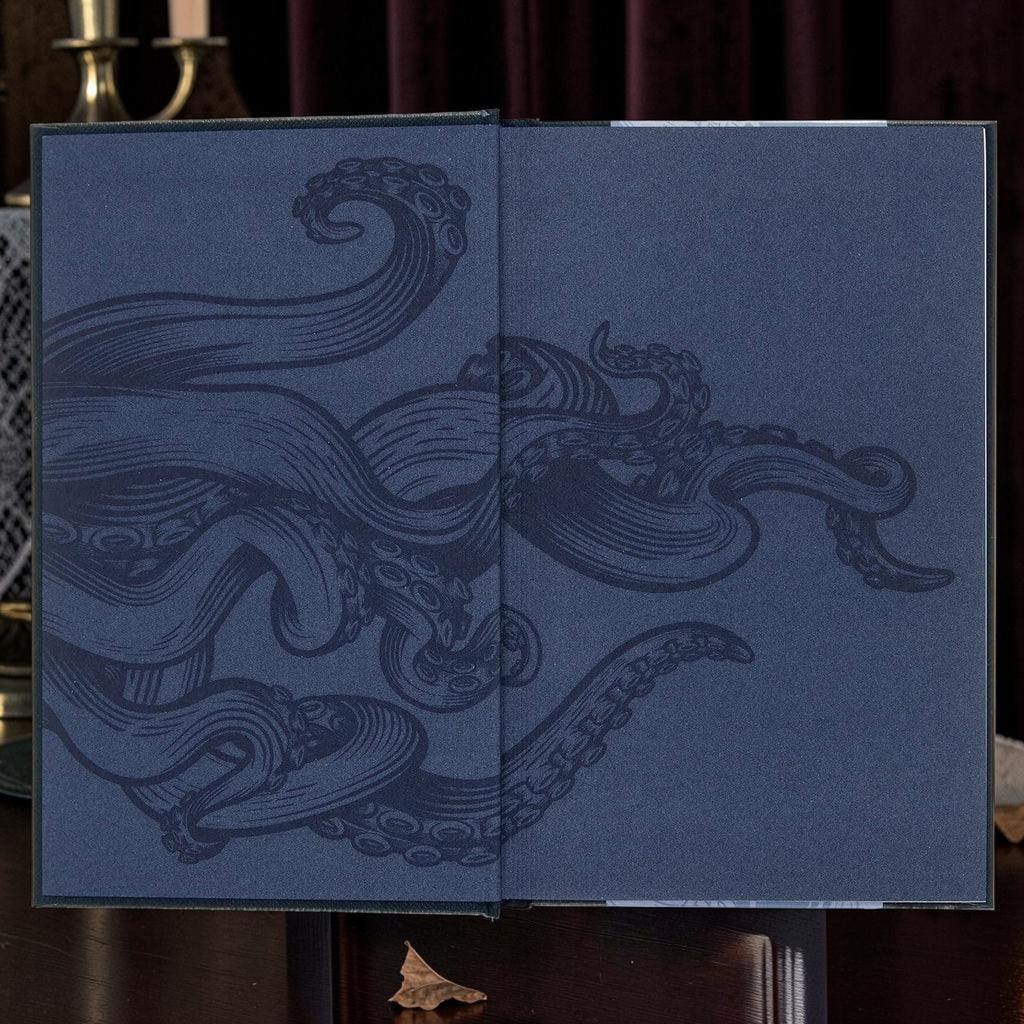 Halloween-Emporium The Call of Cthulhu hardcover book featuring a dark blue endpaper with intricate tentacle art