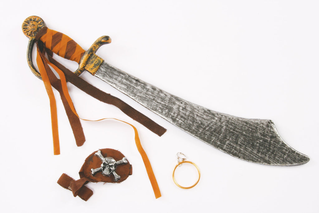 Halloween-Emporium deluxe pirate sword costume set with weathered cutlass, skull patch, and gold hoop earring.